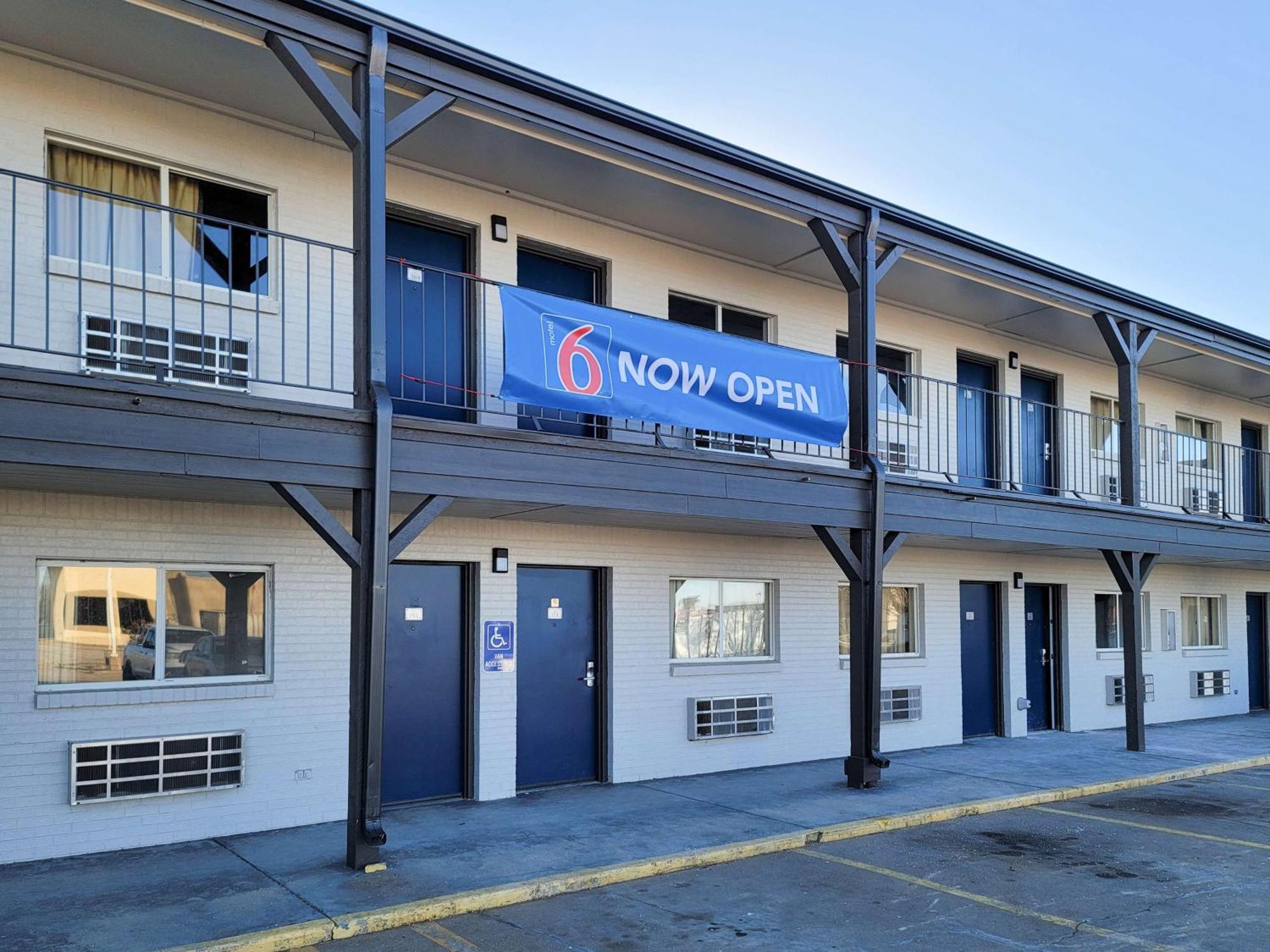 Motel 6 Wichita Ks South I35 Exterior photo
