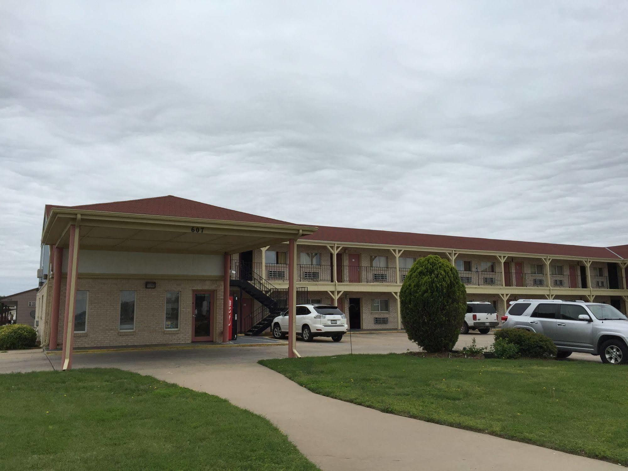 Motel 6 Wichita Ks South I35 Exterior photo
